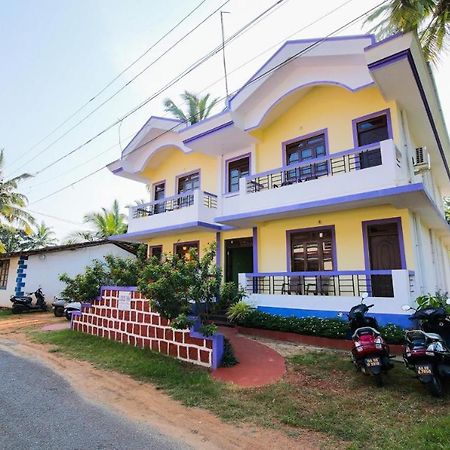 Lobo'S Guesthouse Cavelossim Exterior foto